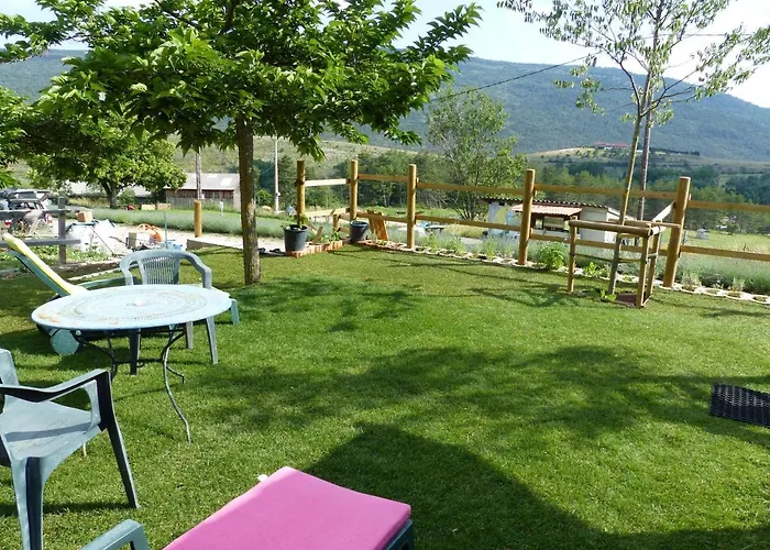 Les De Bourras Parque de Campismo